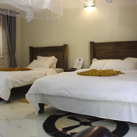 Montane Safaris Hotel Fort Portal Exteriér fotografie