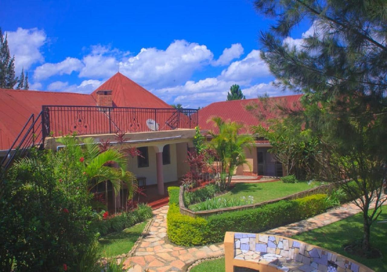 Montane Safaris Hotel Fort Portal Exteriér fotografie
