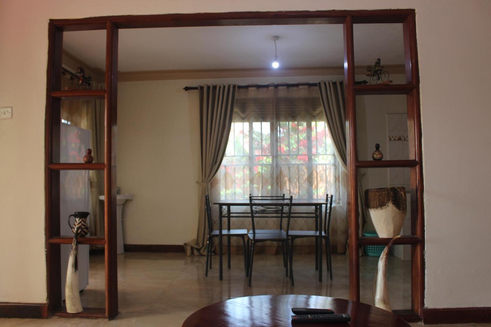 Montane Safaris Hotel Fort Portal Exteriér fotografie