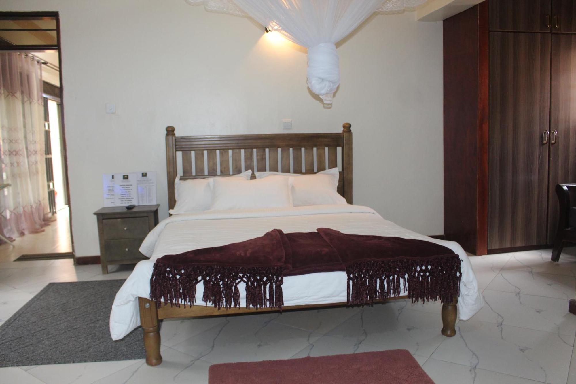 Montane Safaris Hotel Fort Portal Exteriér fotografie