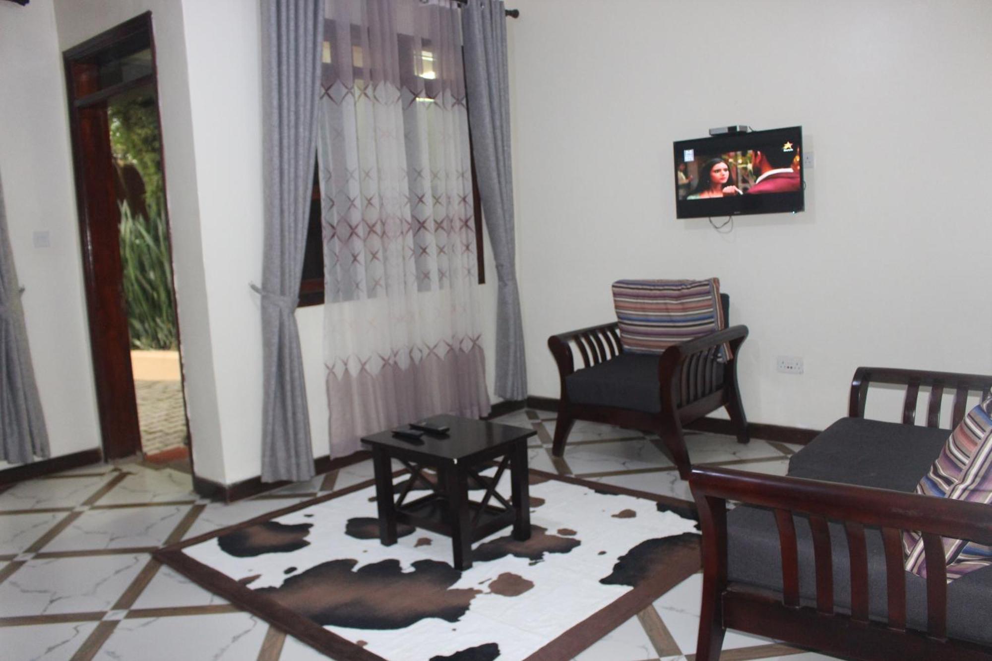Montane Safaris Hotel Fort Portal Exteriér fotografie